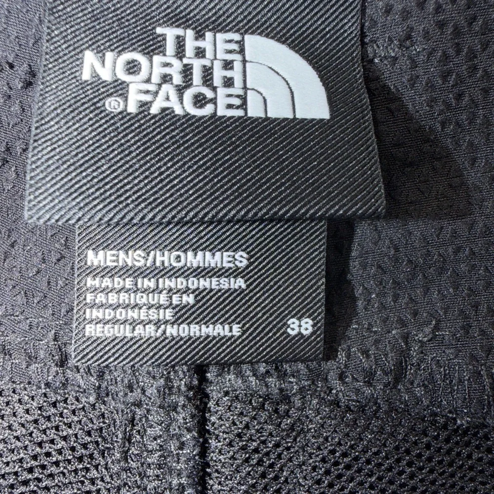 The North Face Men's 38 Shorts Flash Dry Black Zip Pocket Hiking Outdoor Utility